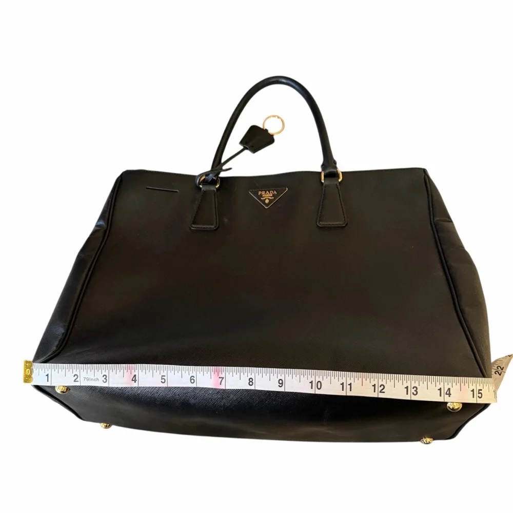 Prada Large Galleria Tote Bag in Black Saffiano Lux Leather